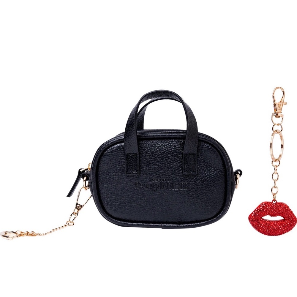 BEAUTY INSIDER
Mini Bag and Lip Charm Bundle